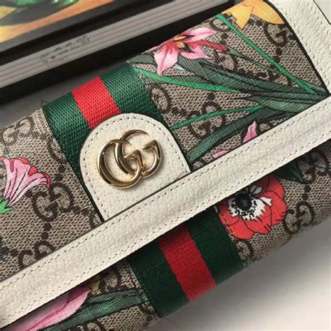 gucci wallets clearance.